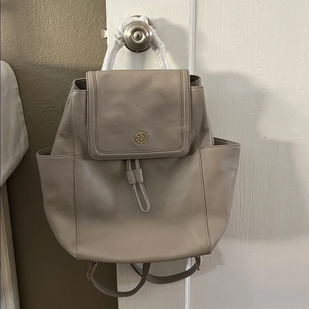 Tory Burch Landon Flap Backpack French Gray Pebbled Leather NWT - Style 31387